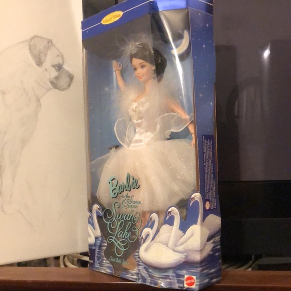 Barbie the Swan Queen in Swam Lake - Picture 5 of 8